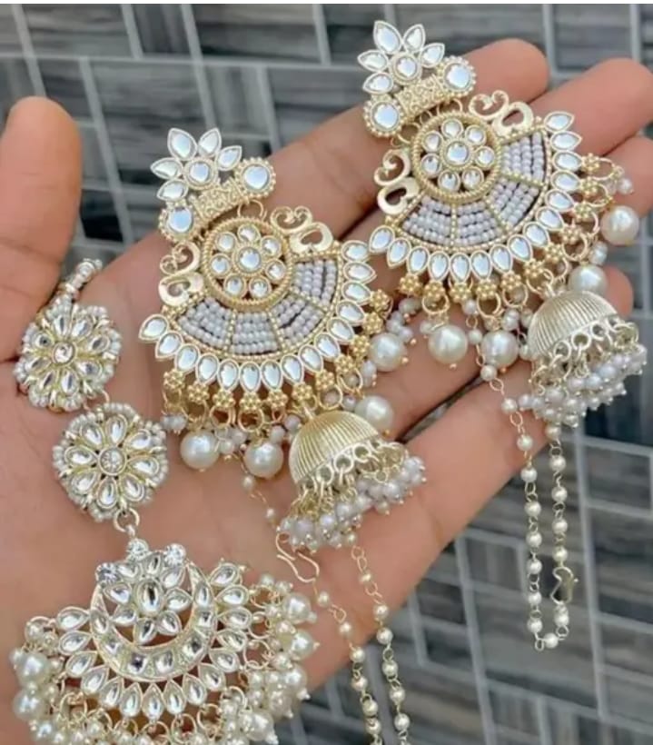 WOMENS TRADITION ERRINGS