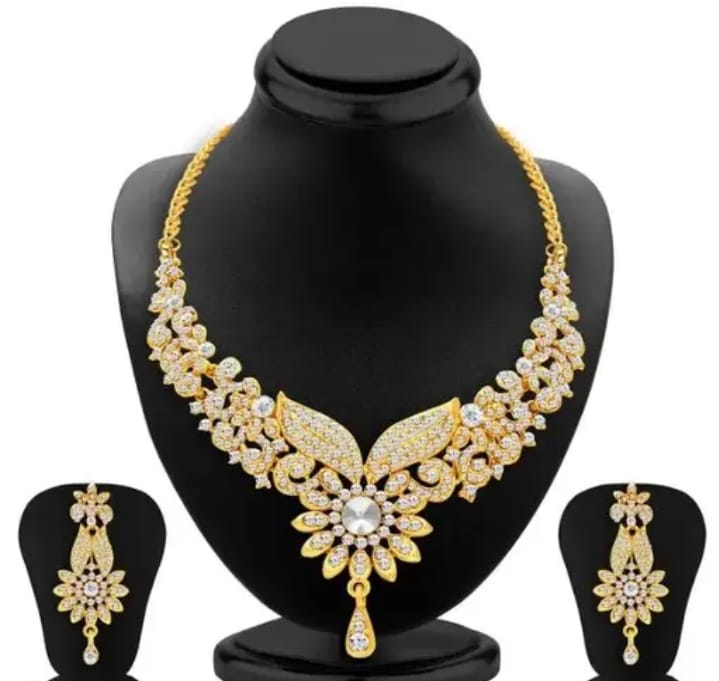 Gold Polish Necklace Set