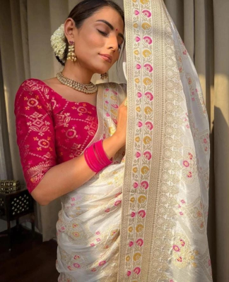Graceful White Silk Saree with Floral Motifs - Image 4