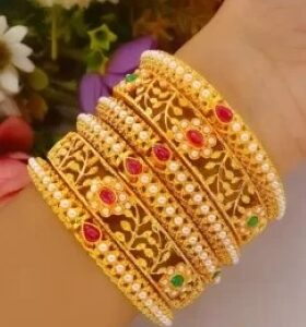 Stylized Pearl Bangle