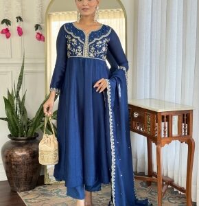 Women Silk Blend Kurti Pant Attached Dupatta Set