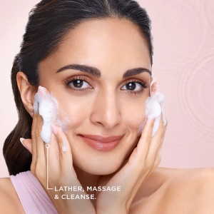 Ponds Bright Beauty ANTI - DULLNESS Face Wash - Image 4